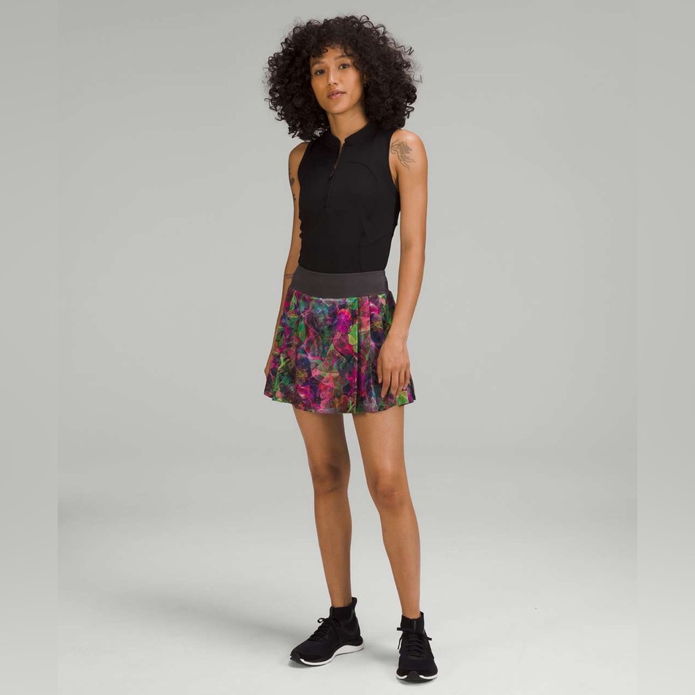 NEW Lululemon women’s 14 side-pleated HR tennis skirt in vivid floral NWT - Picture 2 of 9